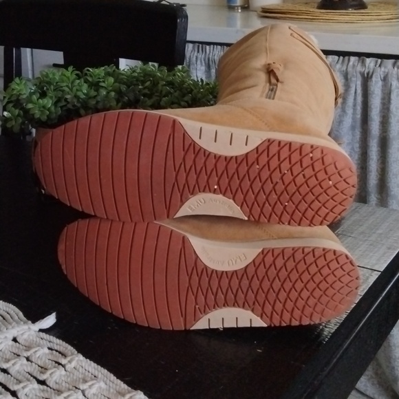 EMU SUEDE TALL BOOTS WOMEN'S - Picture 6 of 11